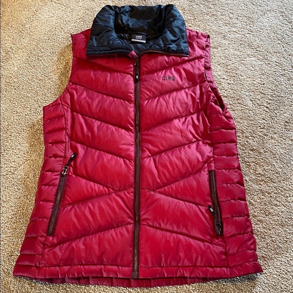 CIRQ Goose Down Feather 700 Fill Quilted Puffer Vest Red Medium - Picture 13 of 13